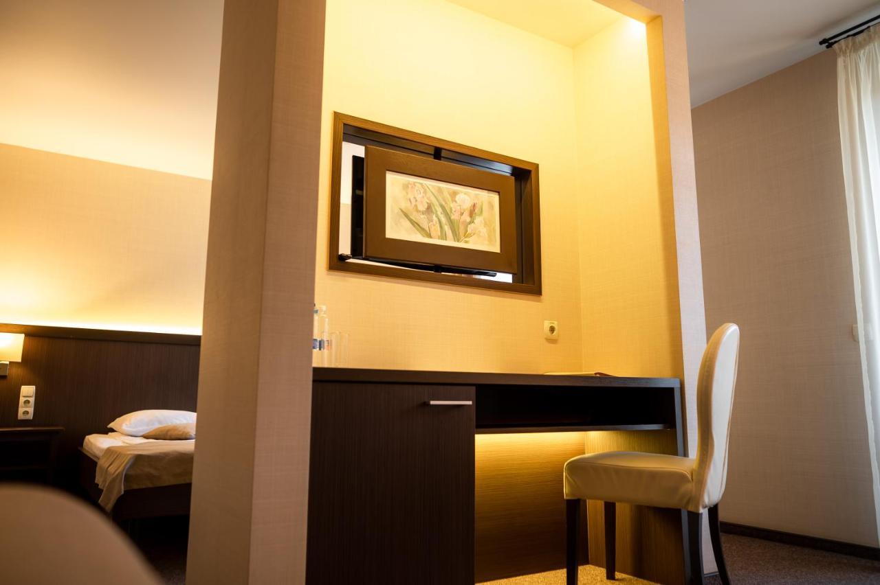 Sribni Leleky Hotel & Spa Łuck Zewnętrze zdjęcie