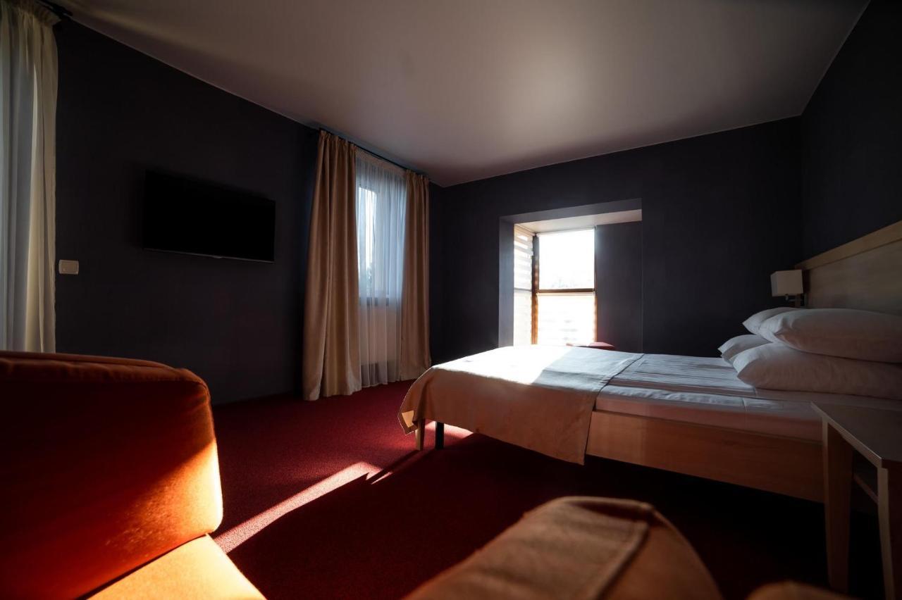 Sribni Leleky Hotel & Spa Łuck Zewnętrze zdjęcie